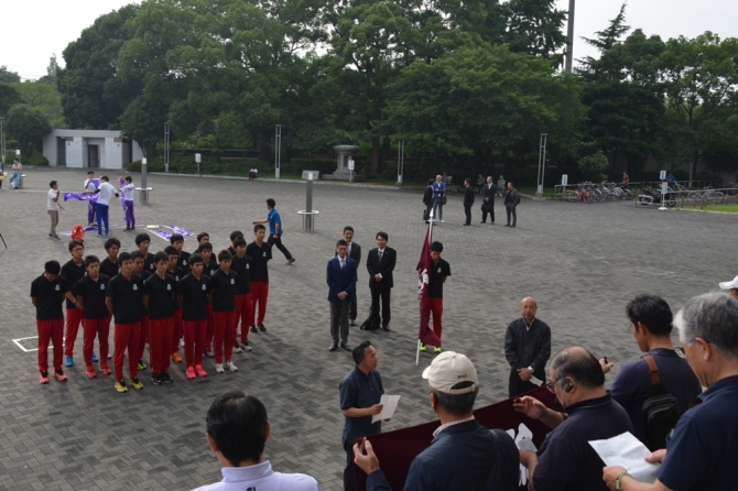 三重県支部と愛知県支部が合同で第47回全日本大学駅伝対校選手権大会地区予選会に出場する駅伝部を応援しました。